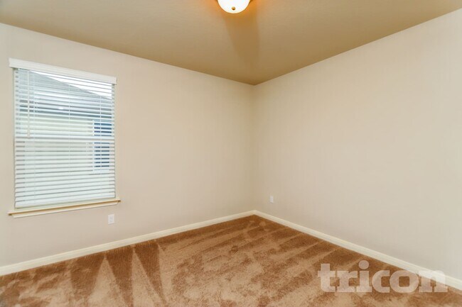 Building Photo - 13631 Emerson Wy