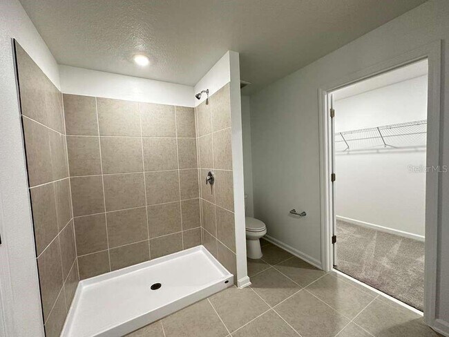 Building Photo - 5431 Meadow Walk Dr