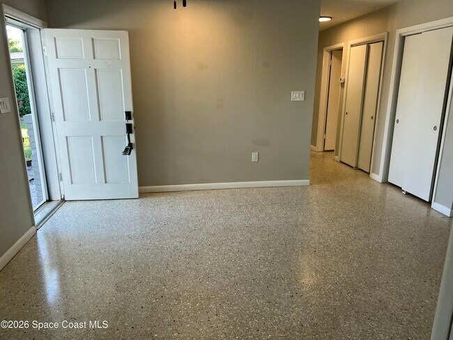 Building Photo - 250 Debra Ct