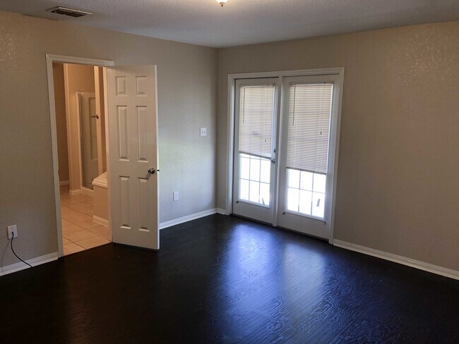 Building Photo - "Hard to Find" Roomy 1-story in Luckey Ran...
