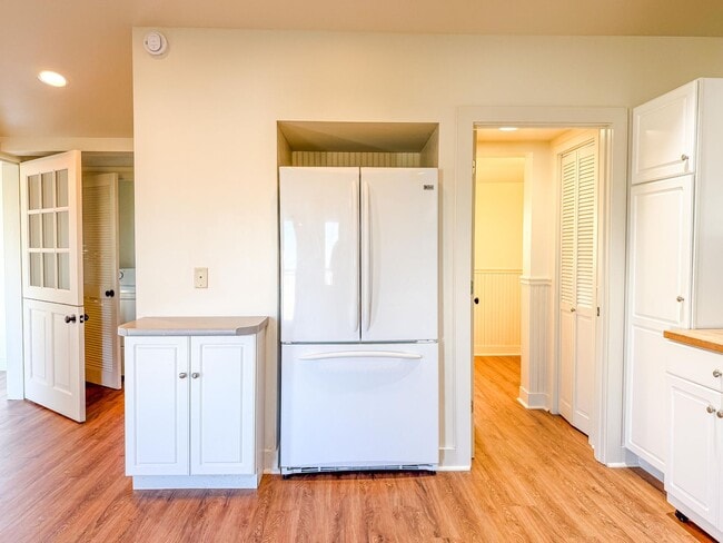 Building Photo - 3 bedroom, 2 bathroom Quiet Retreat With Scenic Views-Mansfield, Illinois