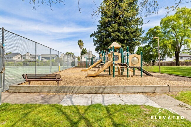 Building Photo - 8244 Windmill Farms Dr