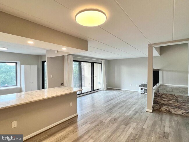 Building Photo - 118 Roberts Ln