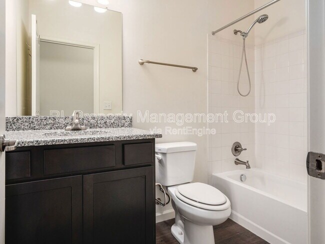 Building Photo - 5861 Yellowfin Ln