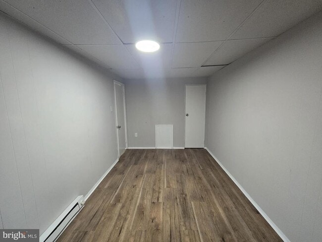 Building Photo - 2120 E Cheltenham Ave