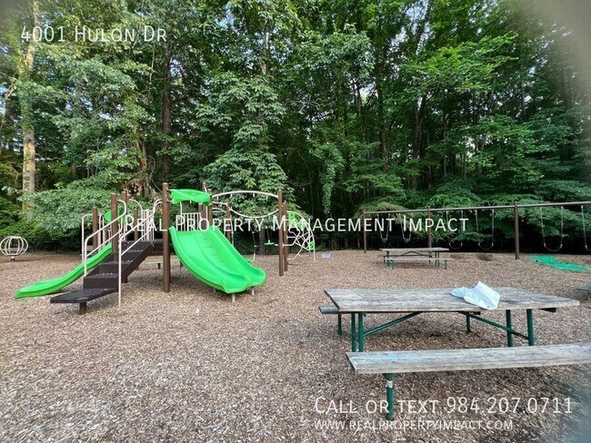 Building Photo - 4001 Hulon Dr