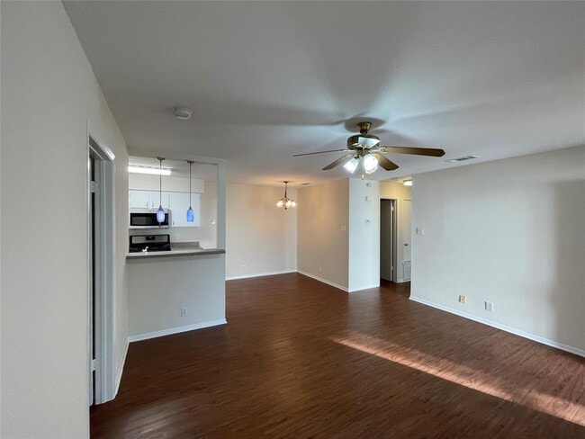 Building Photo - 407 Parkhill Cove