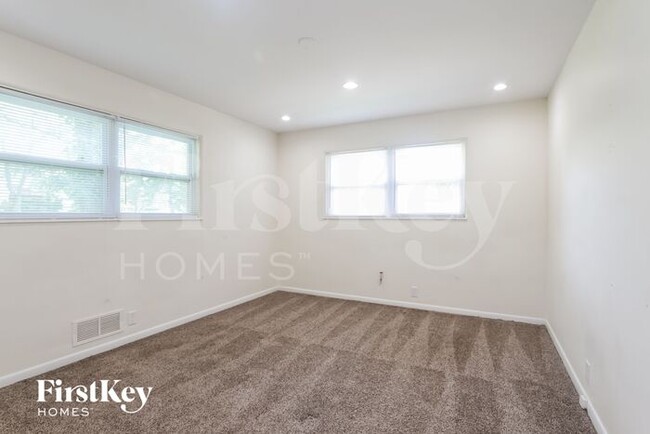 Building Photo - 5318 Glencairn Ln