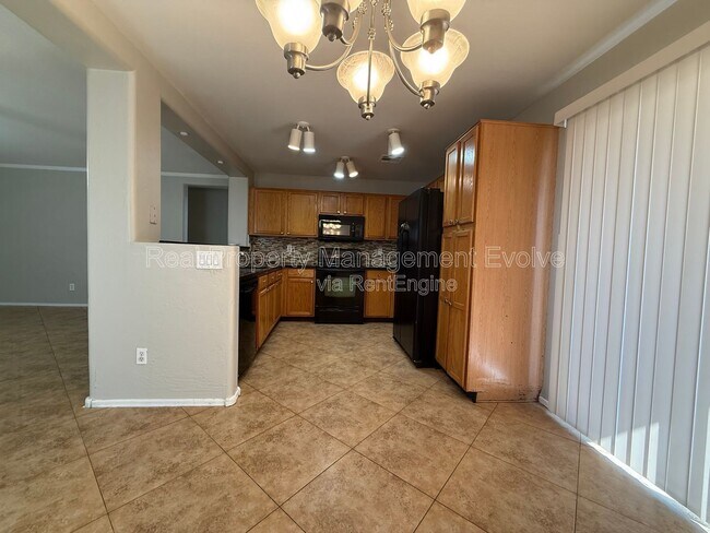 Building Photo - 22621 W Yavapai St