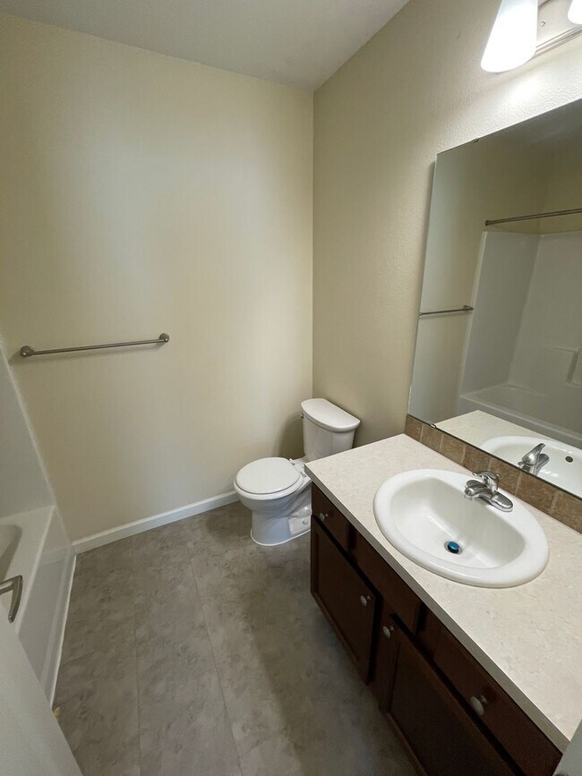 Building Photo - 419