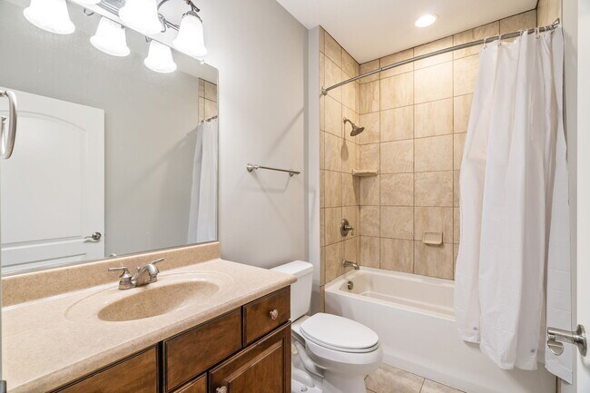 Building Photo - 4935 Willow Bluff Cir