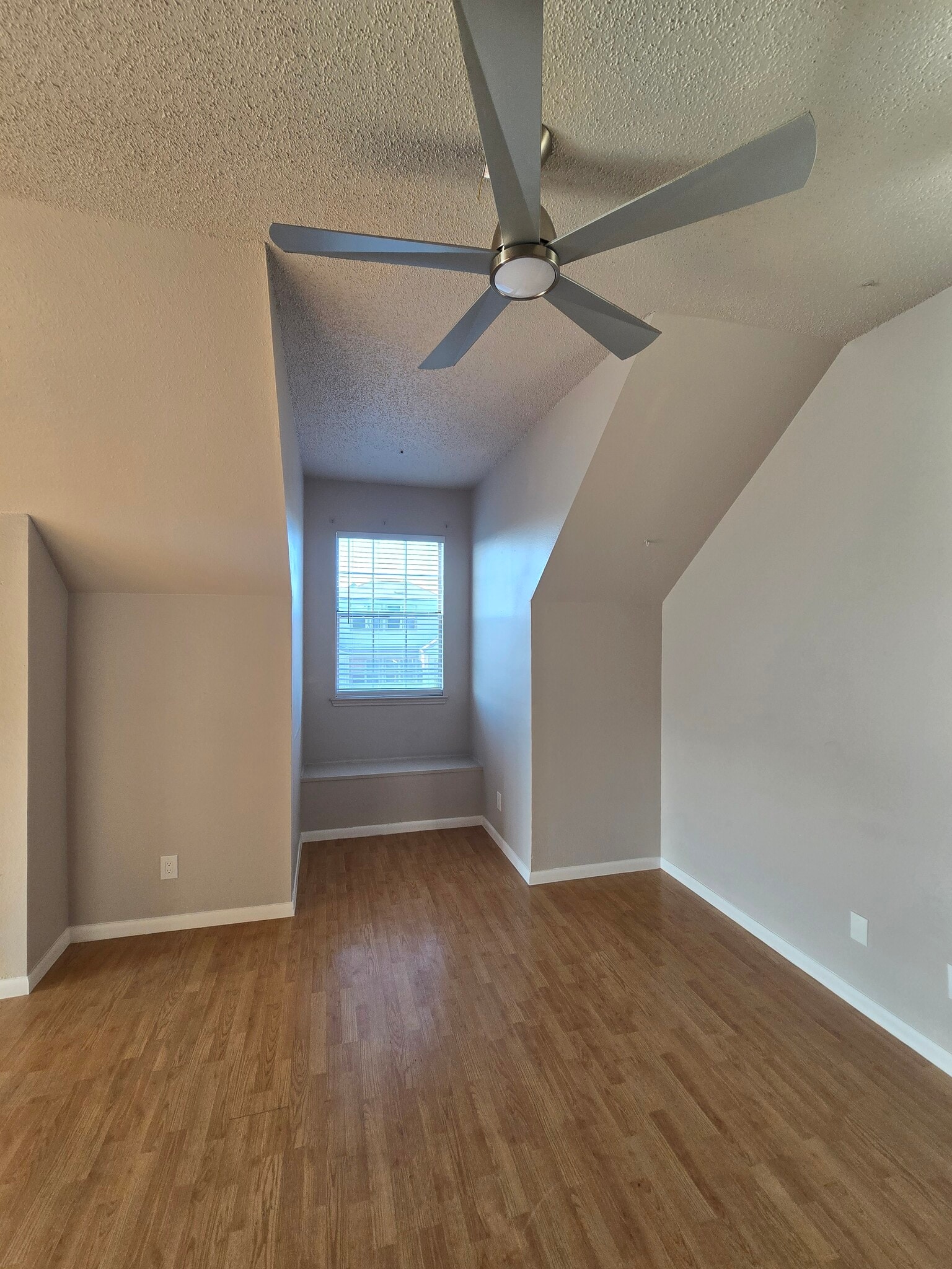 Building Photo - 3701 Cedarplaza Ln