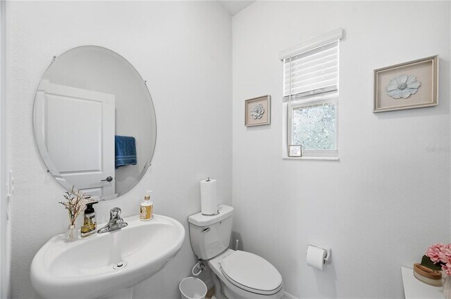 Building Photo - 9735 Ashworth Pl