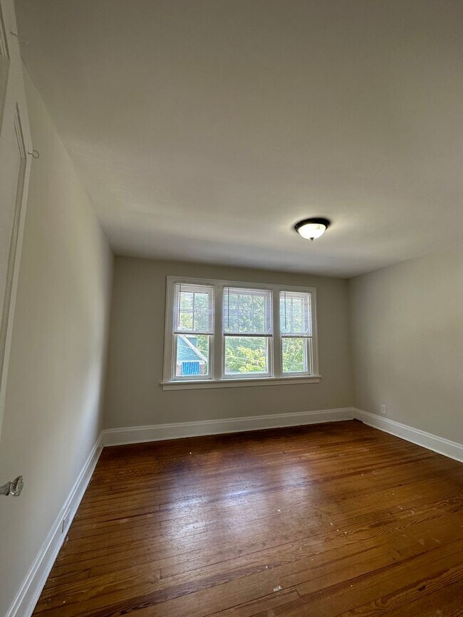 Building Photo - WESTWOOD - Charming 3bd Tudor w modern updates