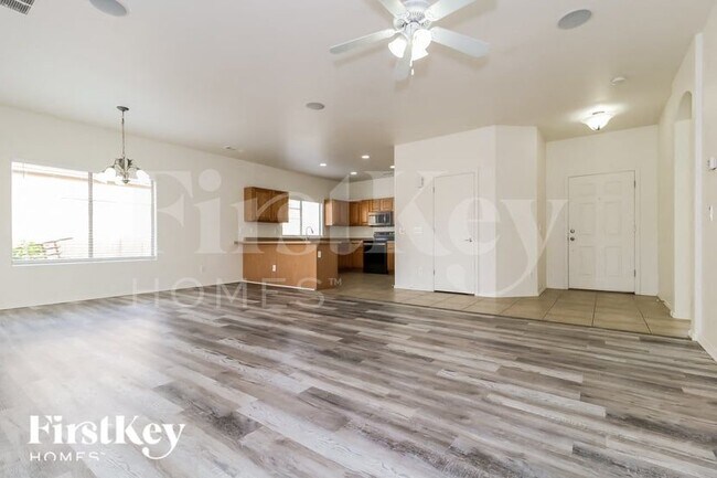 Building Photo - 16860 W Cottonwood St