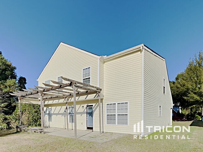 Building Photo - 851 Red Oak Tree Dr
