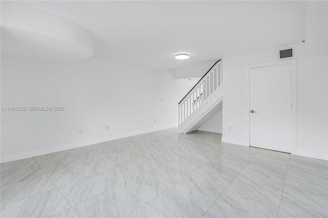 Building Photo - 164 Riviera Cir