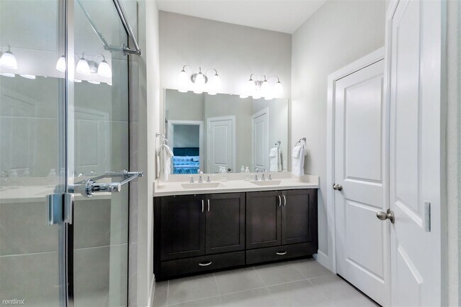 Building Photo - 2 br, 2.5 bath House - 1044 Manacor Lane