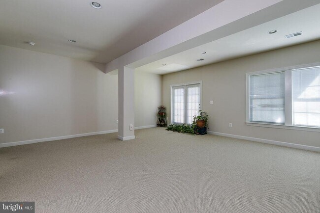 Building Photo - 42607 Offenham Terrace