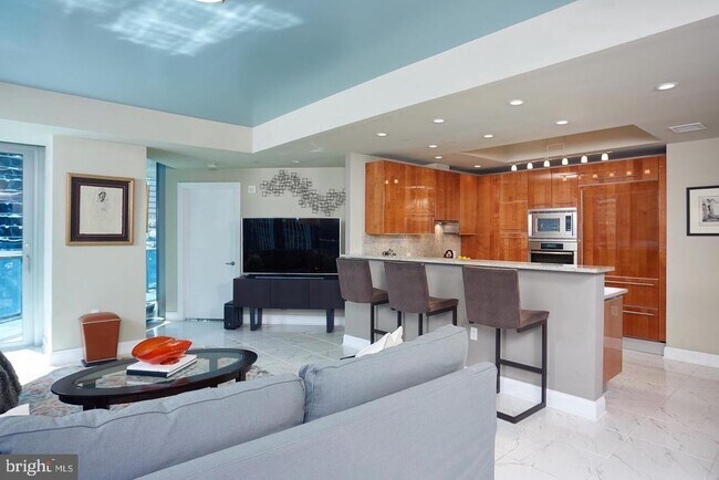 Building Photo - 1881 N Nash St