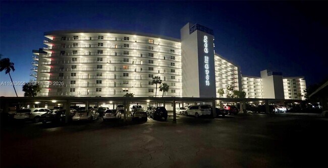 Building Photo - 2731 NE 14th Street Causeway