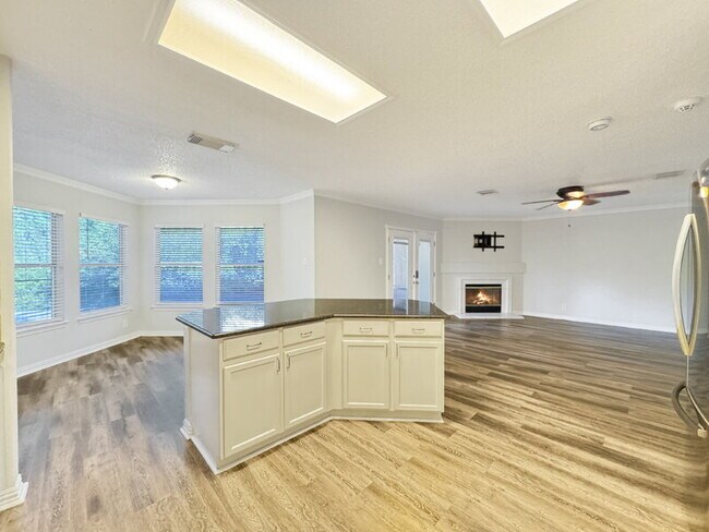 Building Photo - 10102 Wilderness Gap