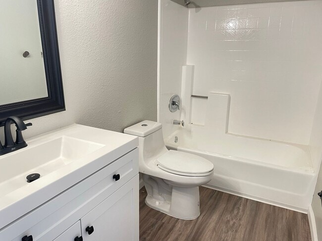 Building Photo - Beautiful Encinitas View Home