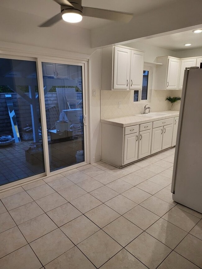 Building Photo - 1118 W Cruces St