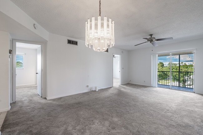 Building Photo - 251 S Cypress Rd