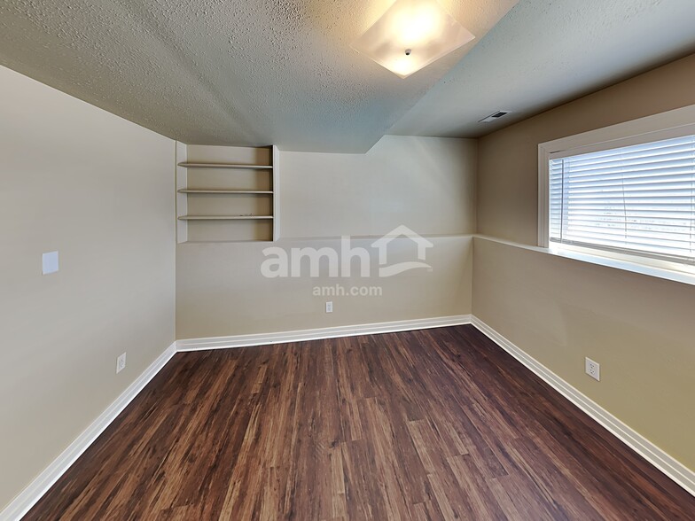 Building Photo - 482 W 465 S