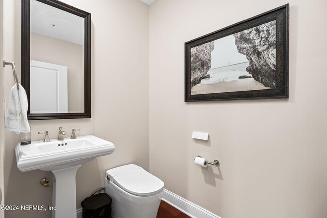 Building Photo - 400 E Bay St