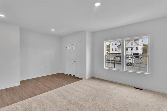 Building Photo - 315 William Dr