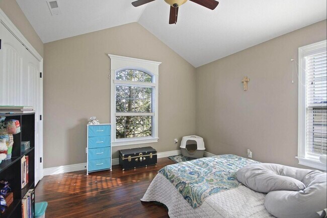 Building Photo - 1908 Lasso Cir