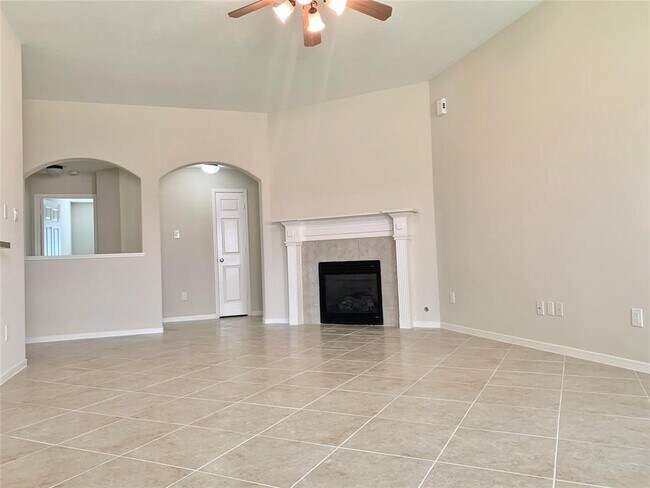 Building Photo - 2438 Ranch Hollow Ct