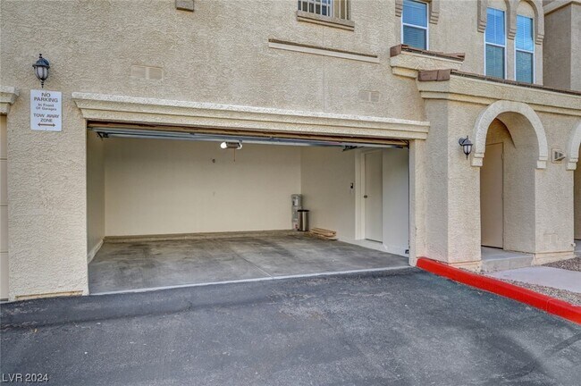 Building Photo - 10550 W Alexander Rd