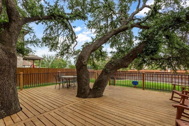 Building Photo - 11217 Persimmon Gap Dr