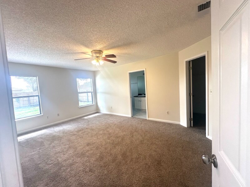 Building Photo - 345 Wildberry Ct