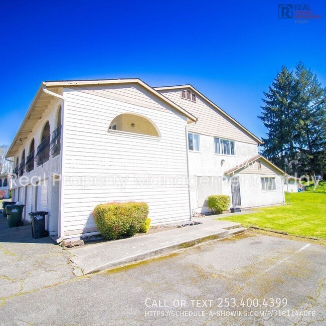Building Photo - 6119 Glen Mary Ln SE