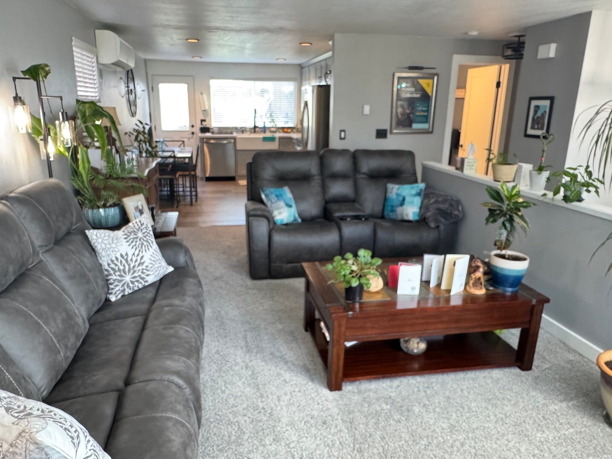 Living room - 932 22nd Ave S