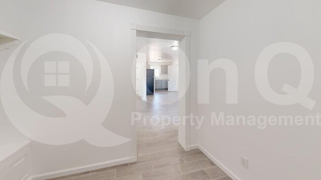 Building Photo - 207 W Ohio St