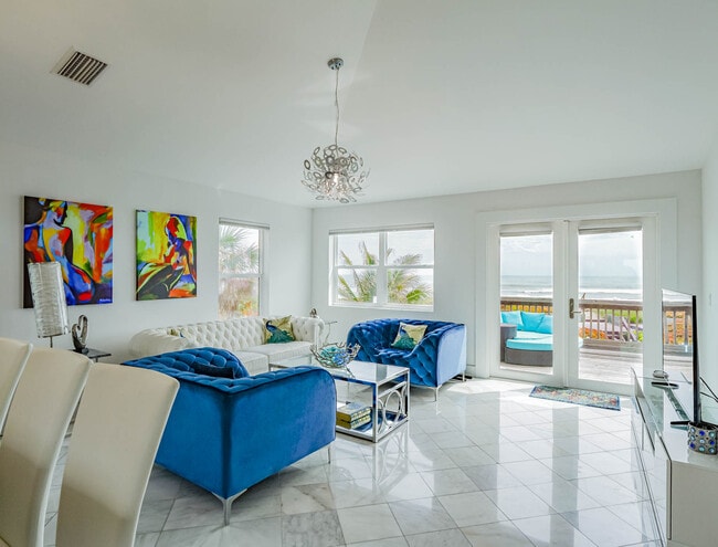 Building Photo - 12936 Jimmy Buffett Mem Hwy