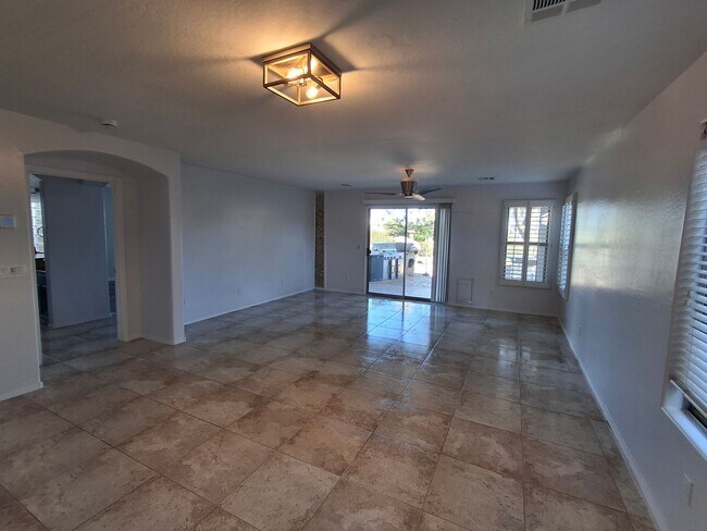 Building Photo - 29109 N Yellow Bee Dr