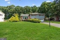 Building Photo - 318 Oak Ln