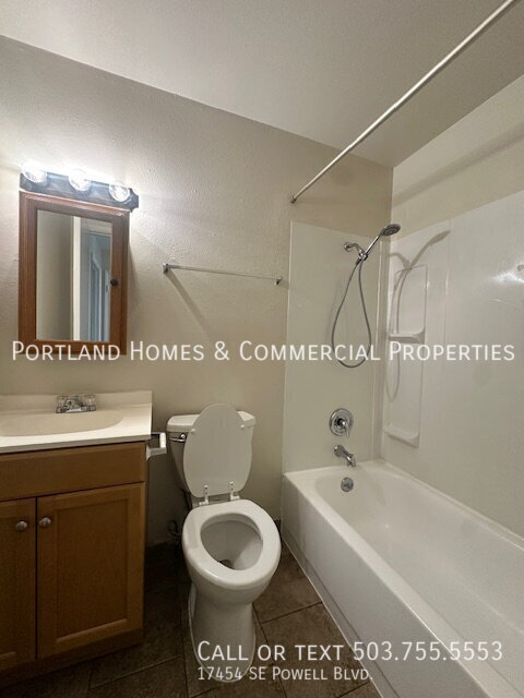 Building Photo - 17454 SE Powell Blvd