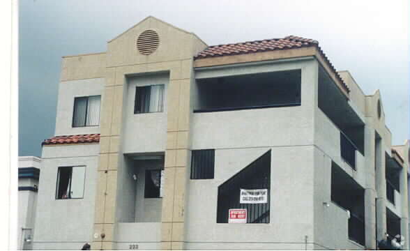 Building Photo - 223 N Avenue 55