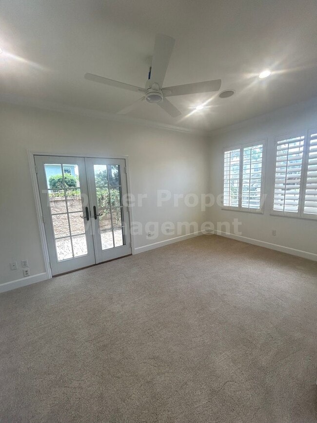 Building Photo - ***Gorgeous 4 bed / 3 bath / 2,585 sqft House in Calavera Hills - Available 07/01***