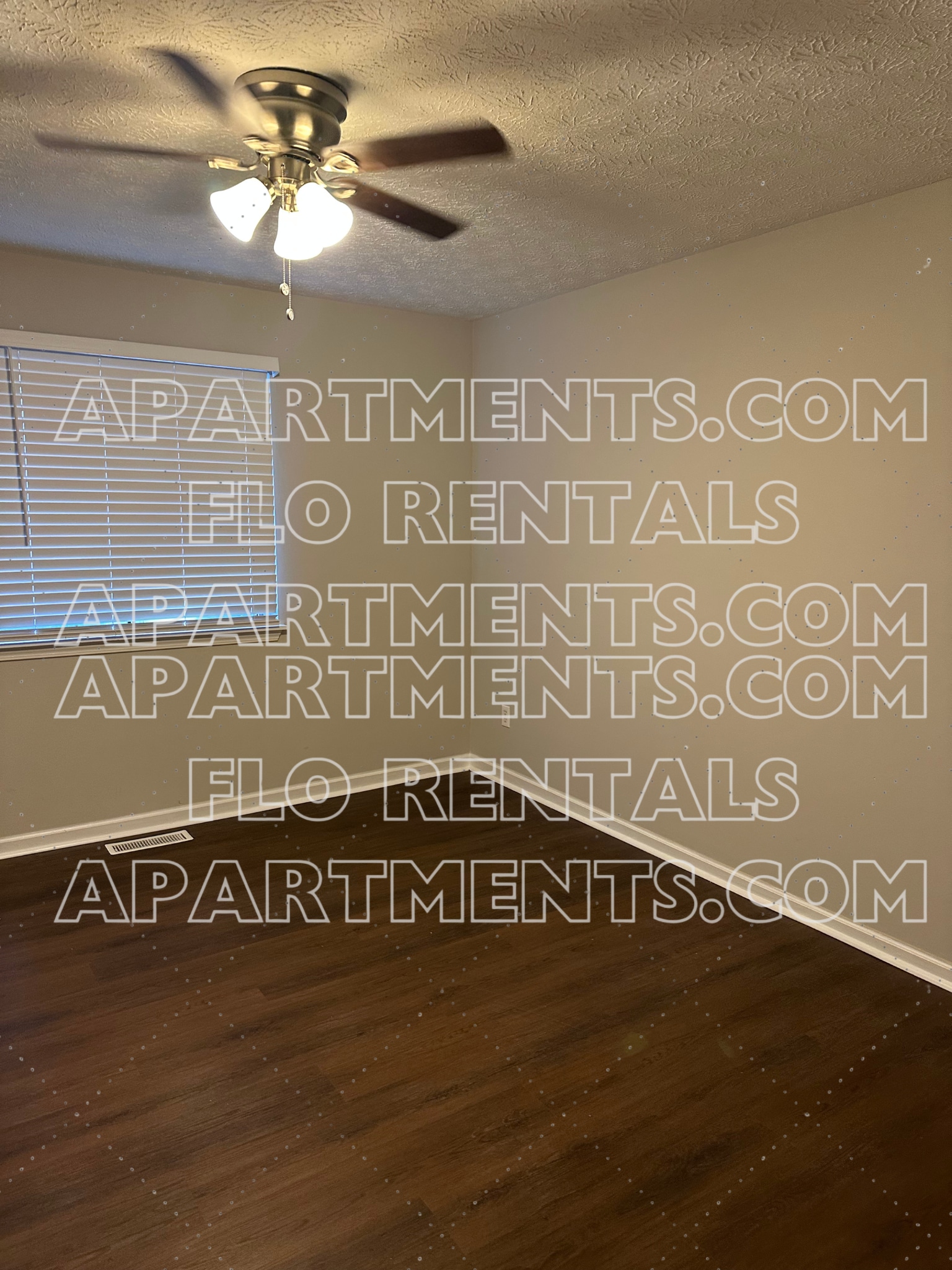 Building Photo - 6849 S Lakewood Ter