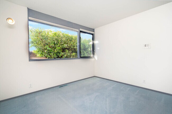 Building Photo - 2343 NW 94th St