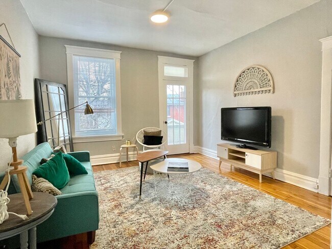 Building Photo - 4205 Botanical Ave