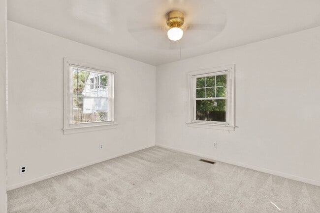 Building Photo - 3002 Woodrow St